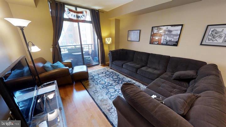 1021 N GARFIELD STREET 422