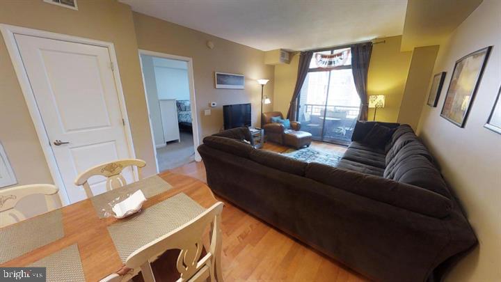 1021 N GARFIELD STREET 422