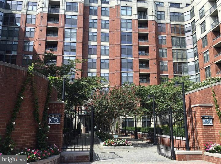 1021 N GARFIELD STREET 422