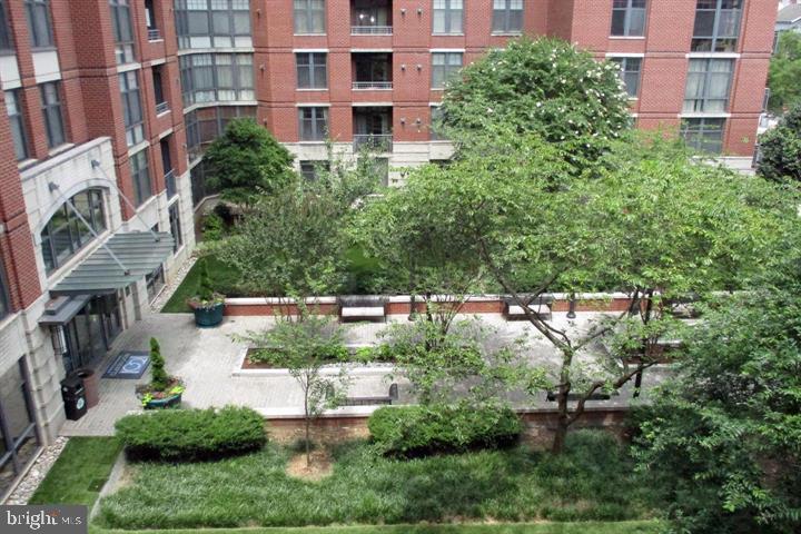 1021 N GARFIELD STREET 422