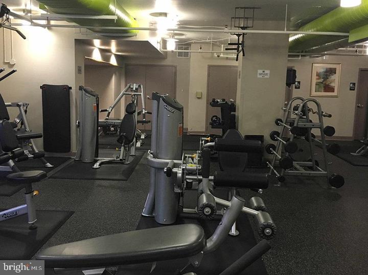 1021 N GARFIELD STREET 422