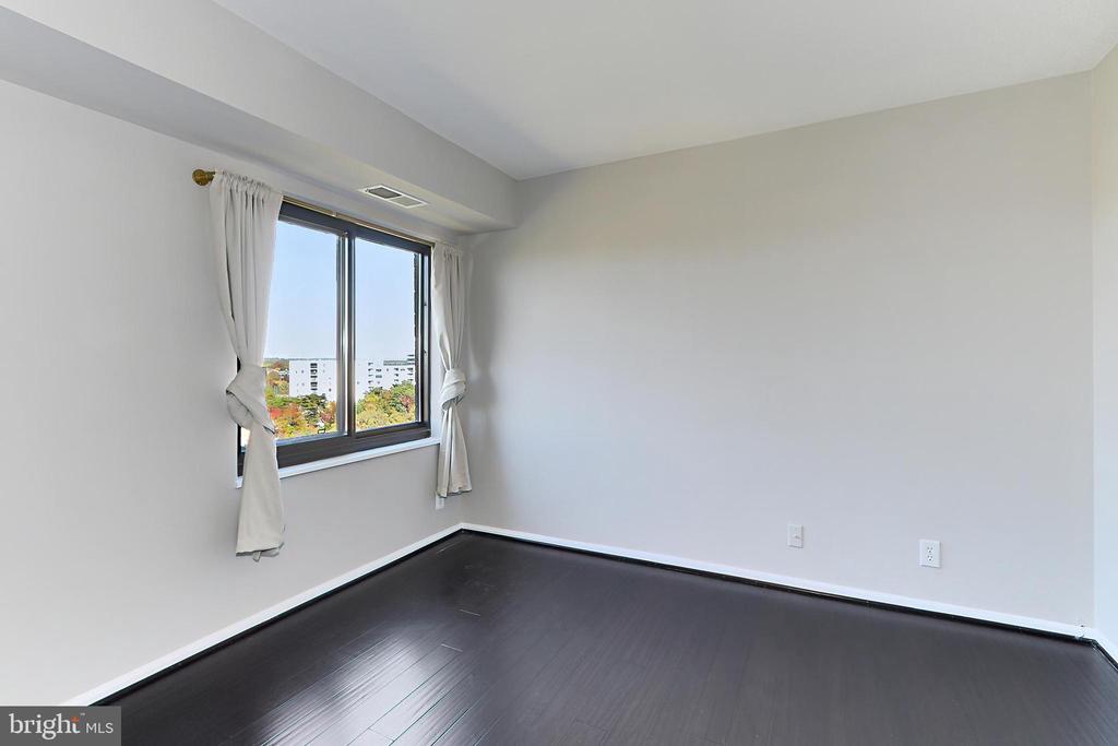 205 YOAKUM PARKWAY 1524