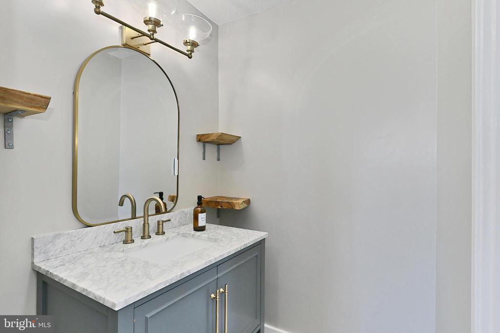 205 YOAKUM PARKWAY 1524