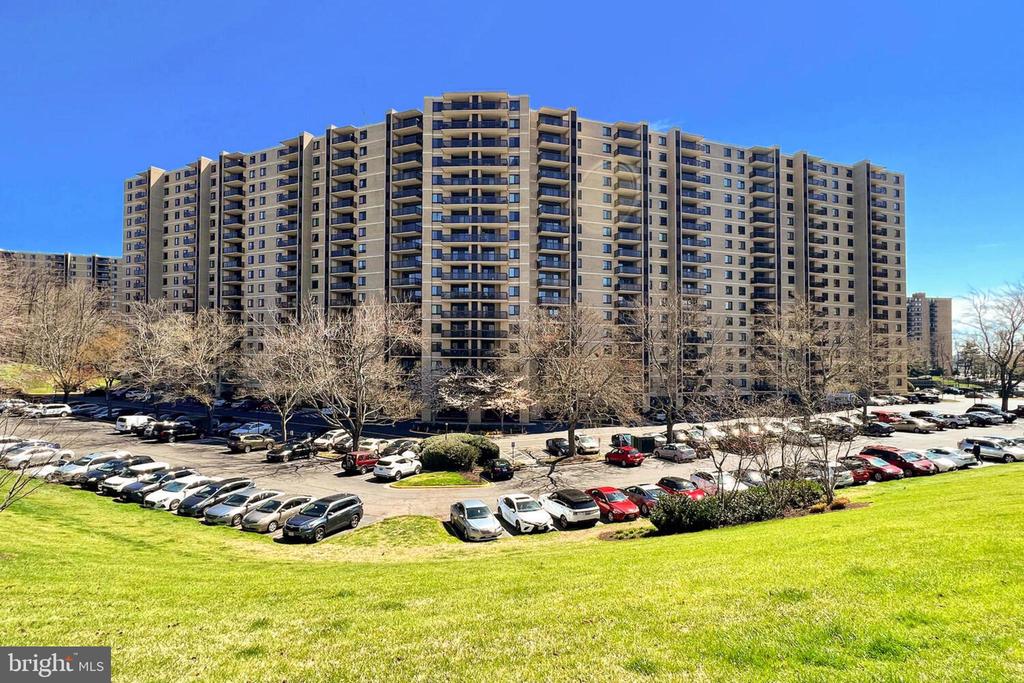 205 YOAKUM PARKWAY 1524