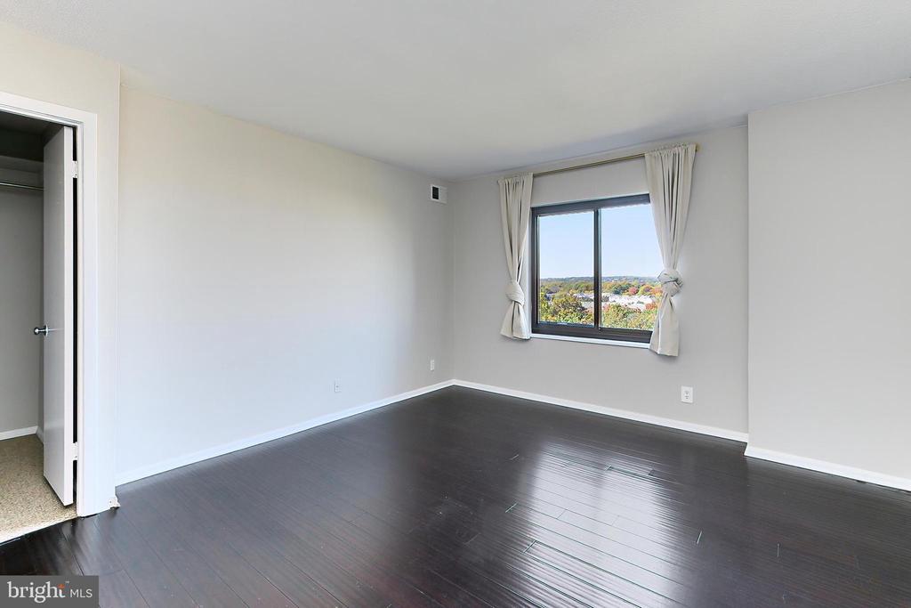 205 YOAKUM PARKWAY 1524