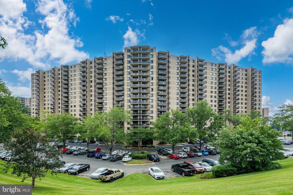 205 YOAKUM PARKWAY 607