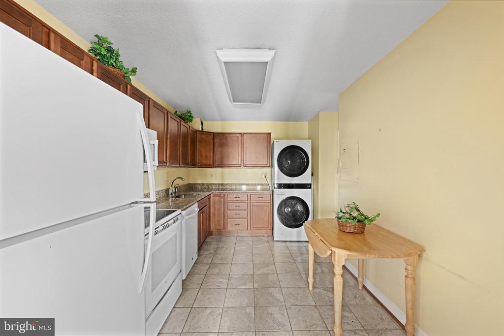 205 YOAKUM PARKWAY 607