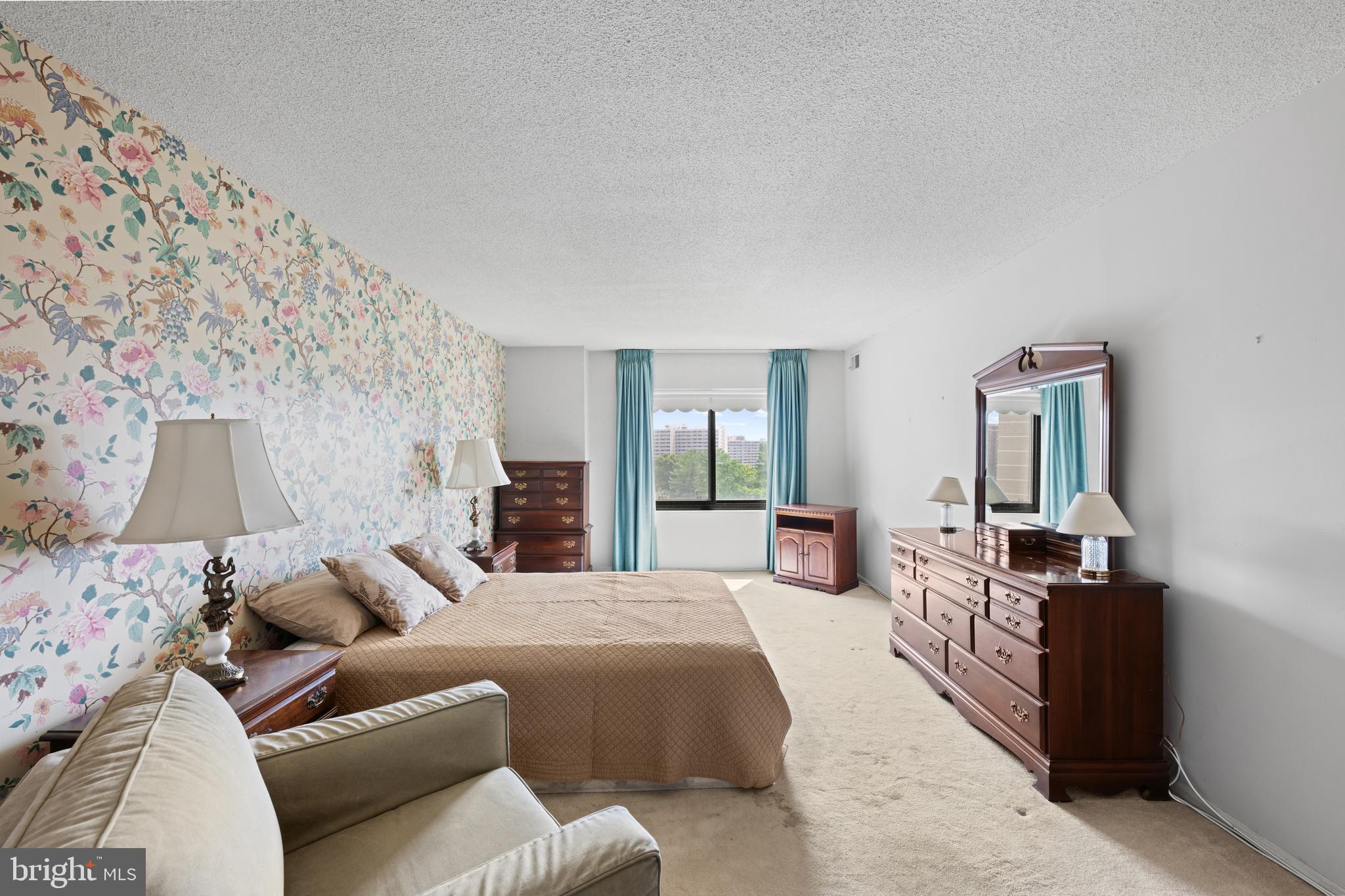 205 YOAKUM PARKWAY 607