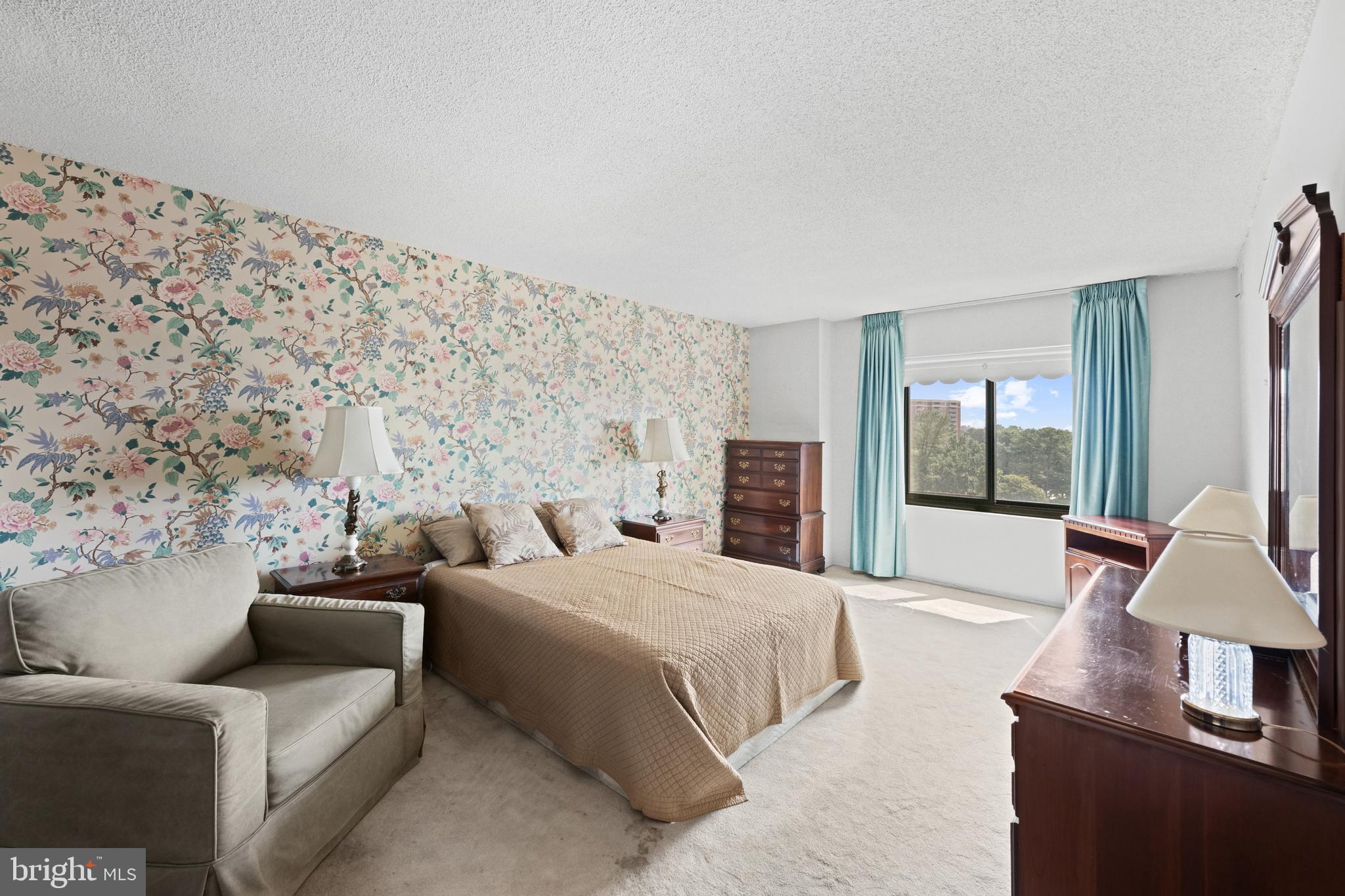 205 YOAKUM PARKWAY 607