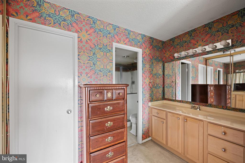 205 YOAKUM PARKWAY 607