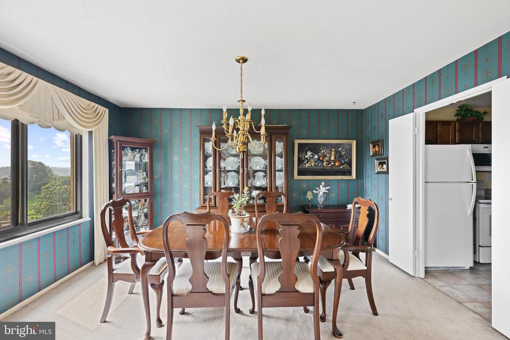 205 YOAKUM PARKWAY 607