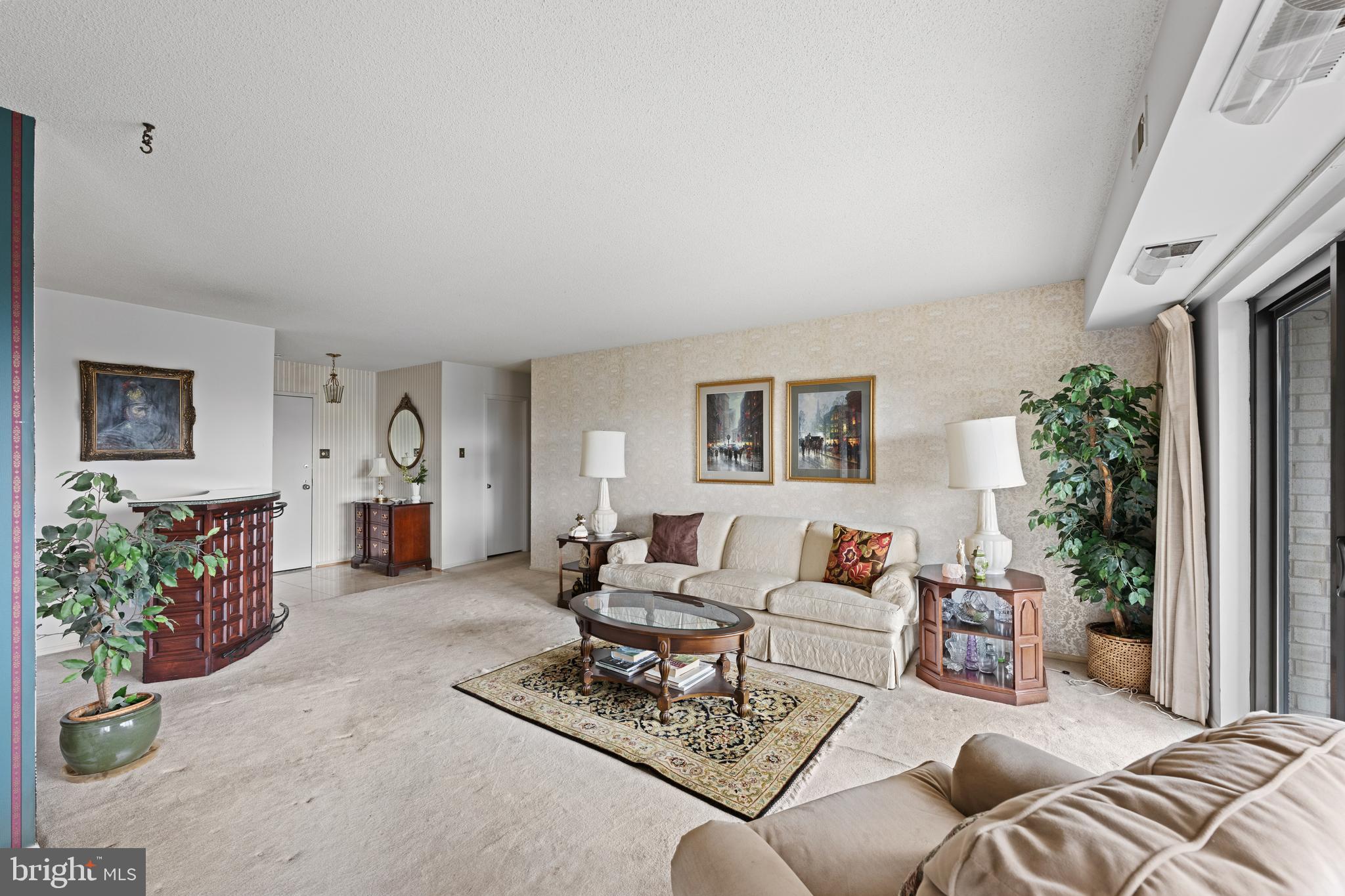 205 YOAKUM PARKWAY 607