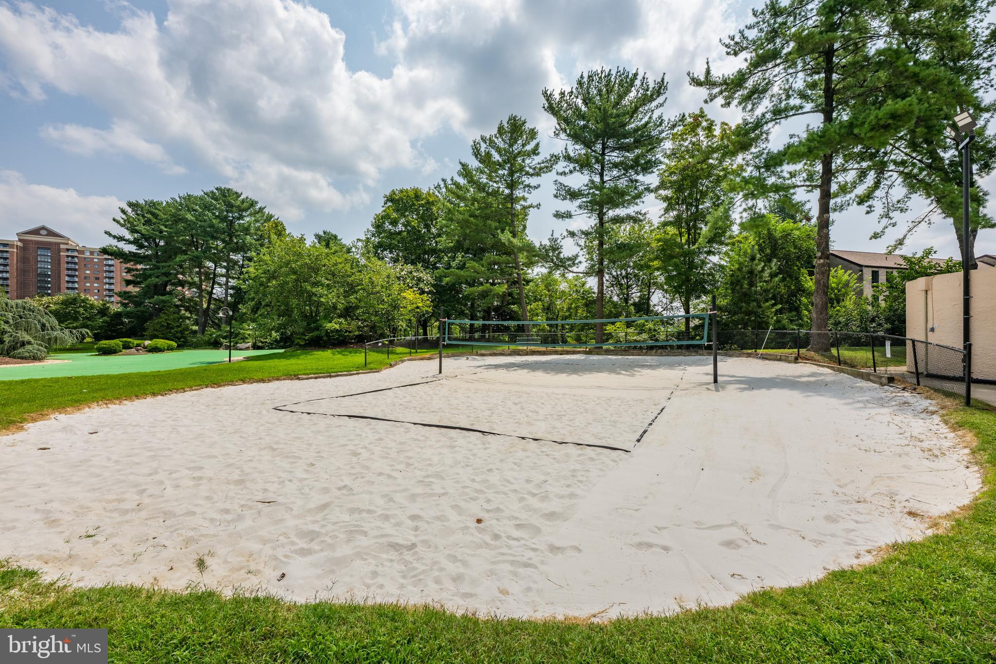 205 YOAKUM PARKWAY 607