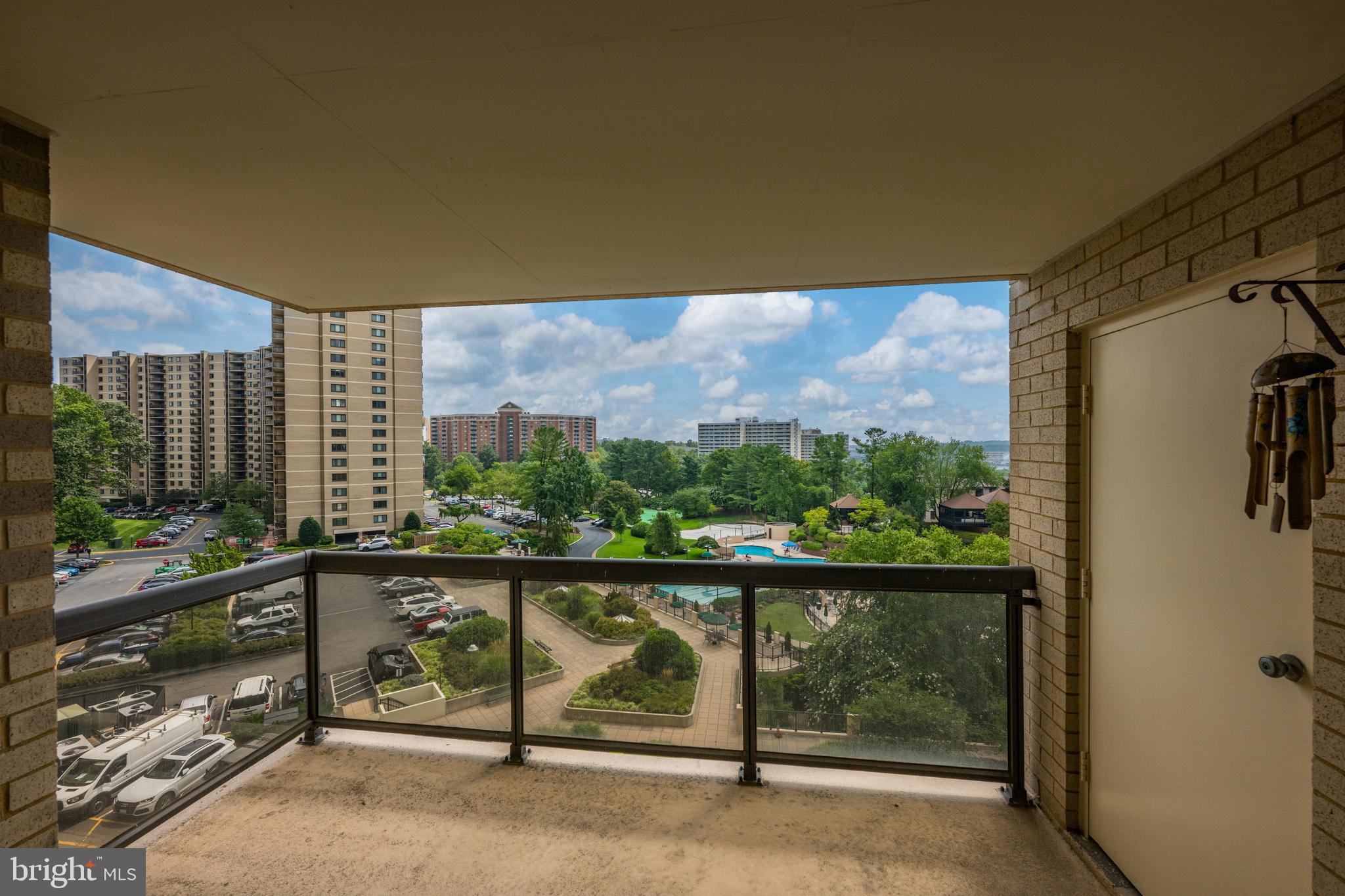 205 YOAKUM PARKWAY 607