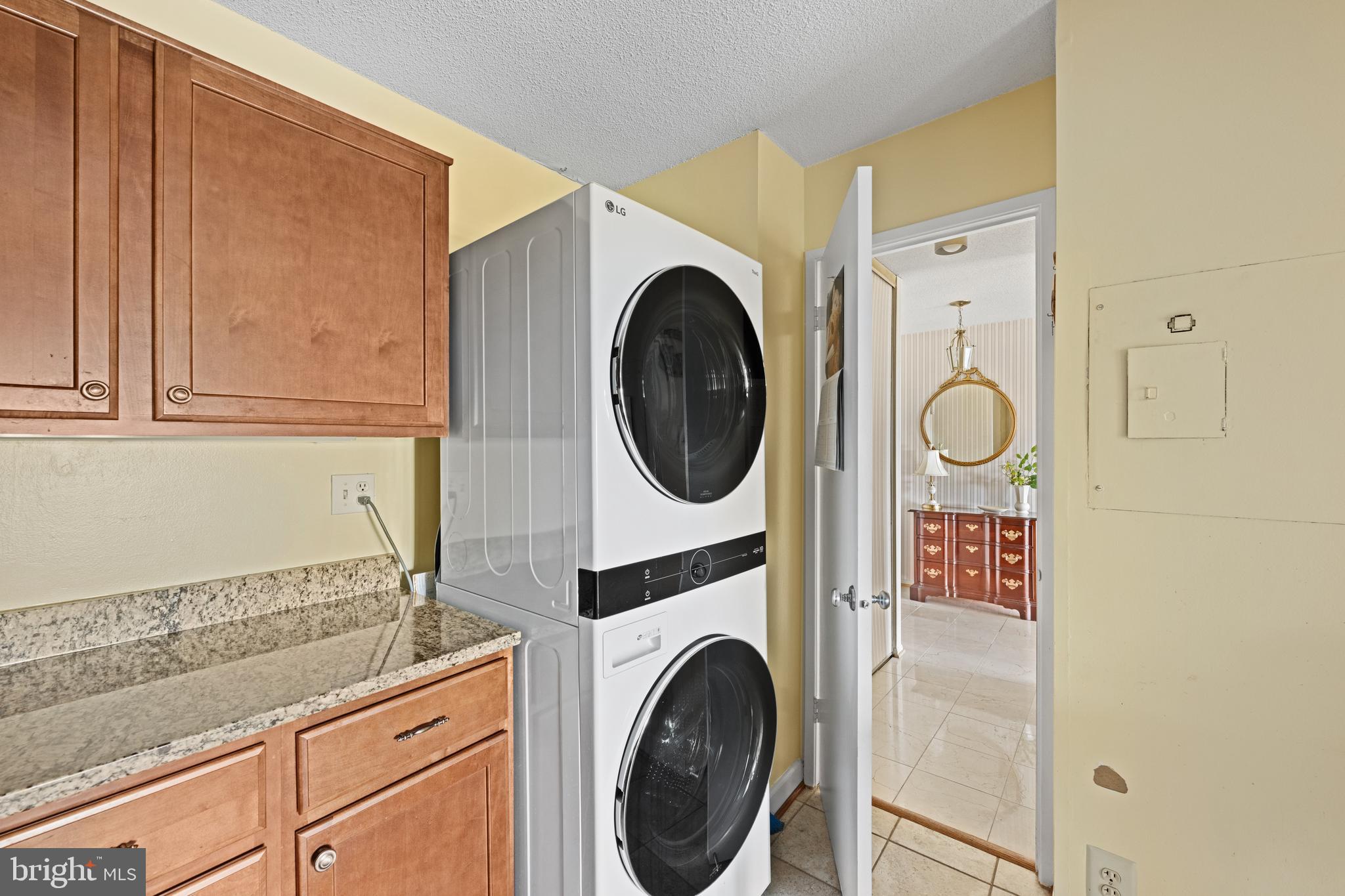 205 YOAKUM PARKWAY 607