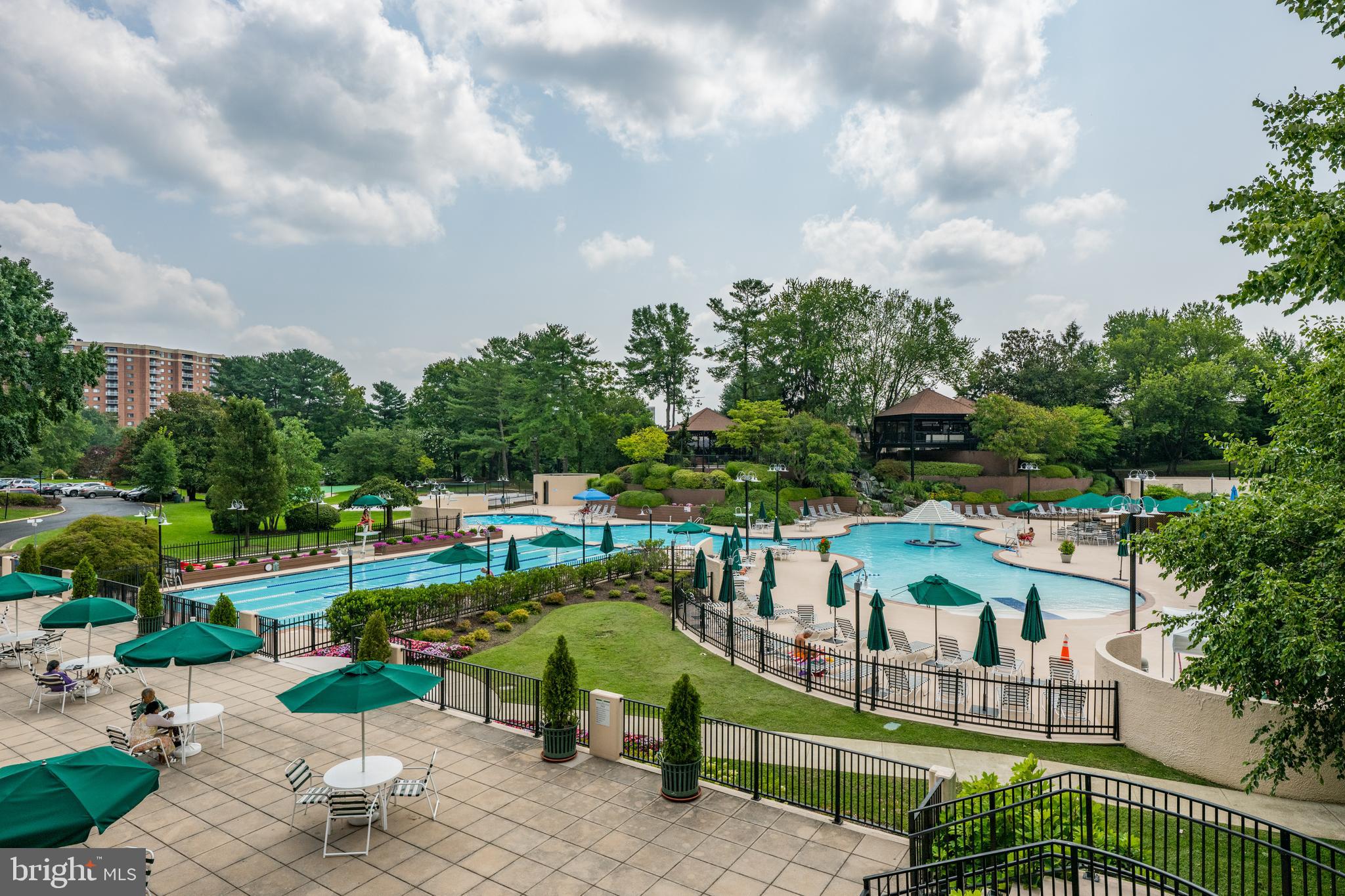 205 YOAKUM PARKWAY 607