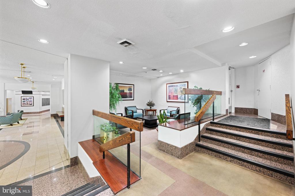 205 YOAKUM PARKWAY 607