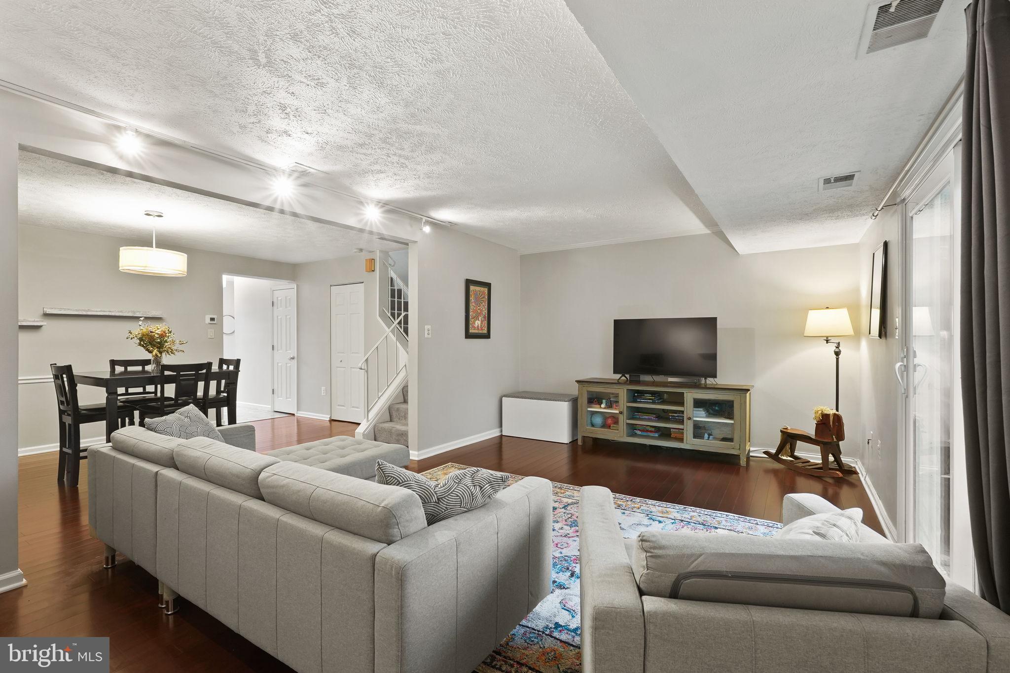 5731 INDEPENDENCE CIRCLE 5731