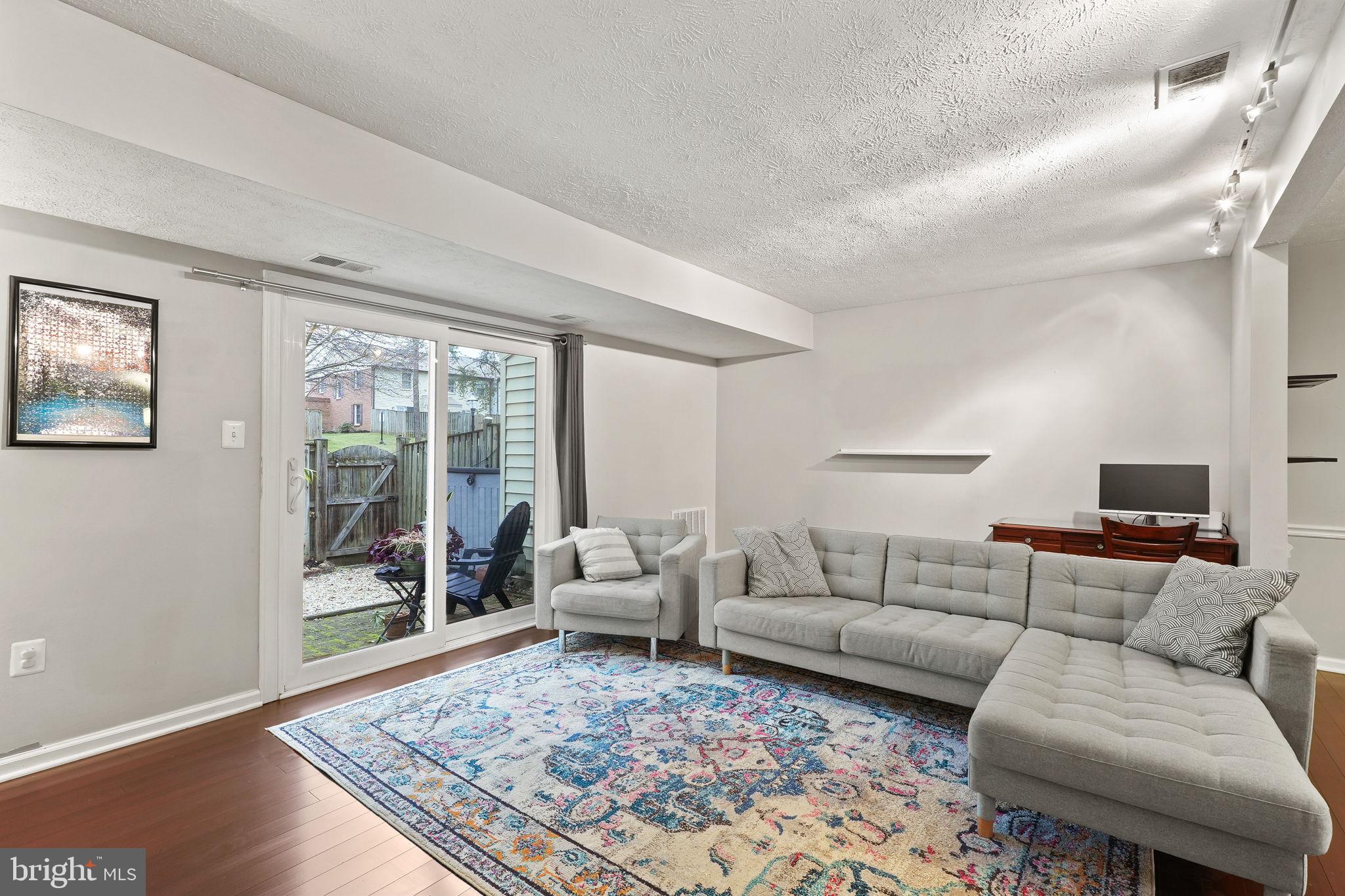 5731 INDEPENDENCE CIRCLE 5731