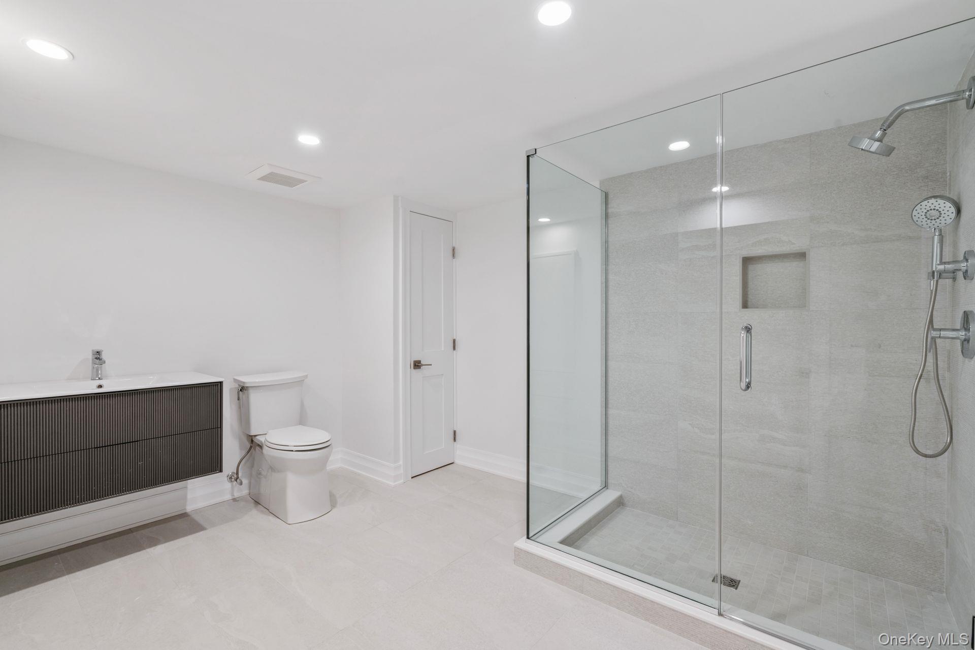 10 Threepence Drive