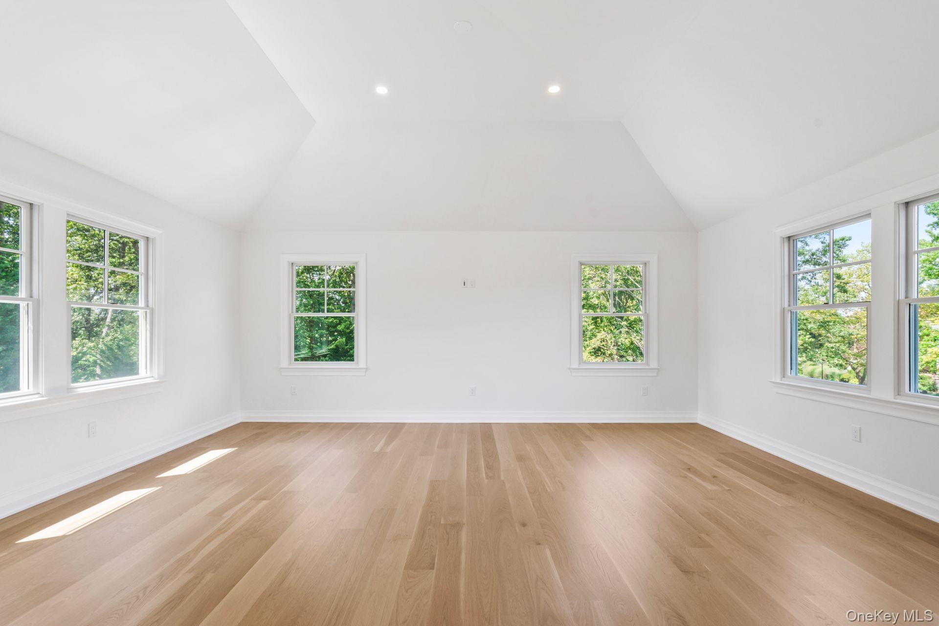 10 Threepence Drive
