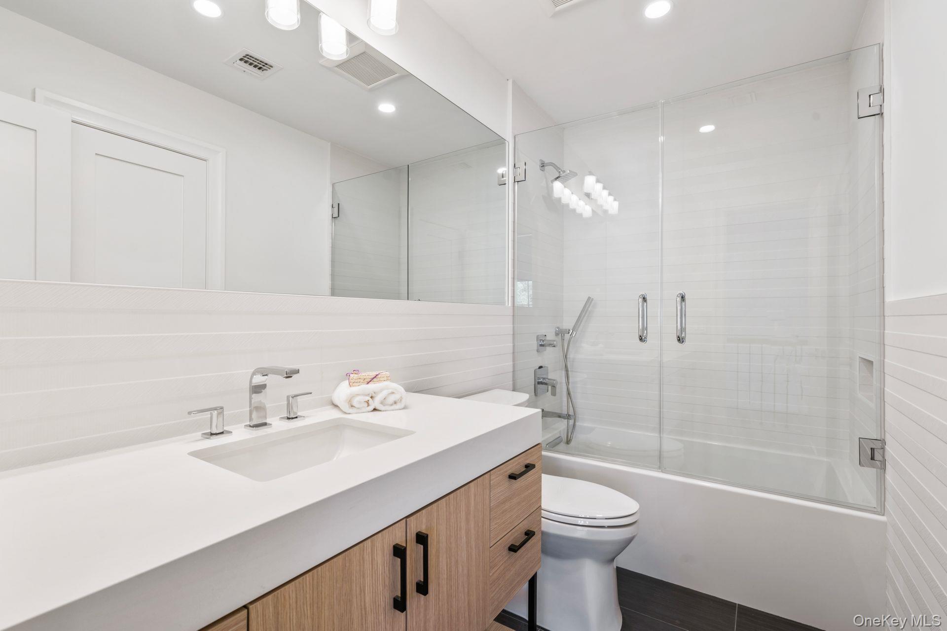 10 Threepence Drive