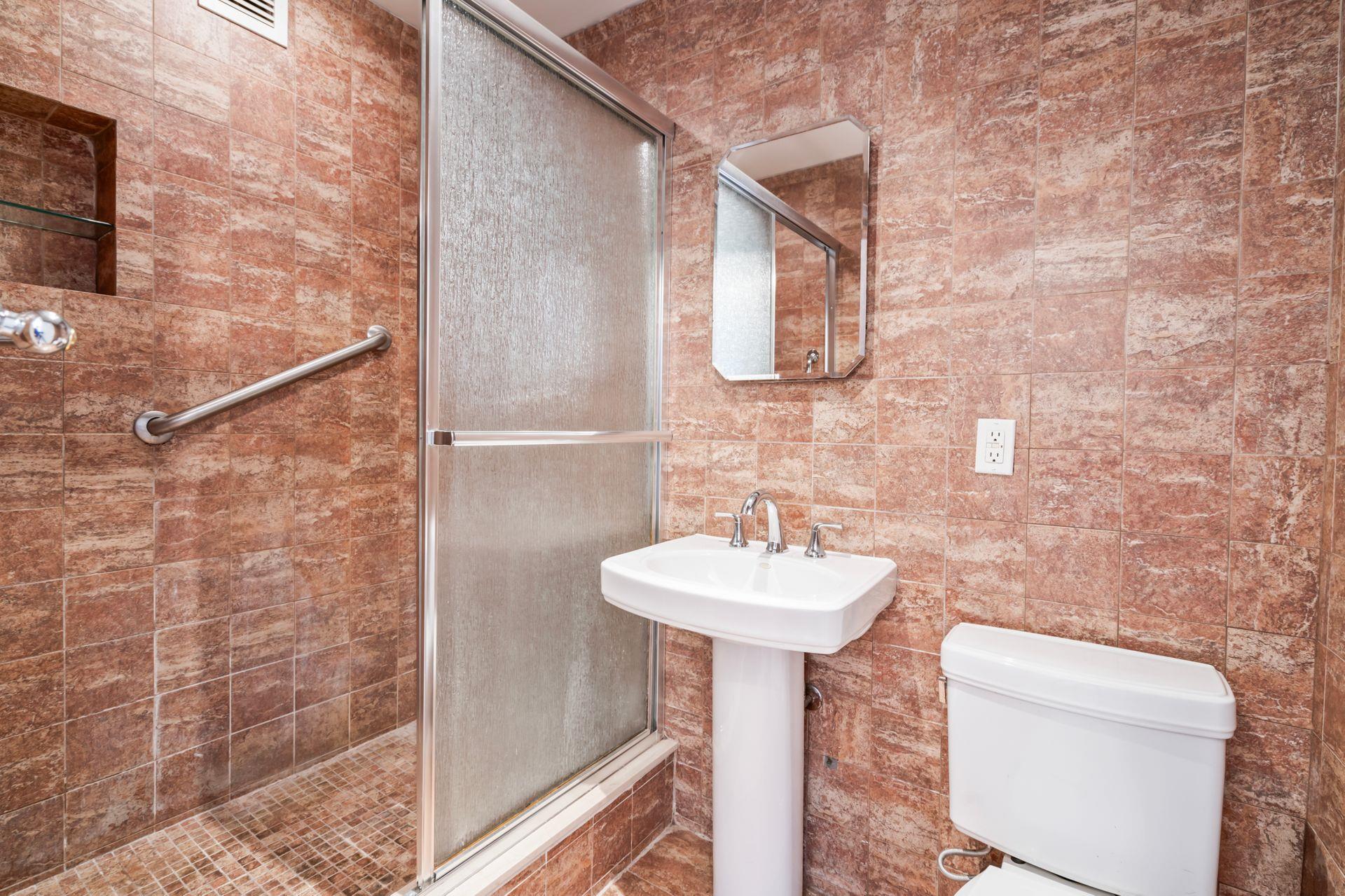 26910 Grand Central Parkay Unit: 15R