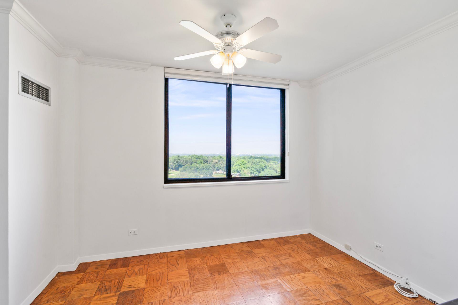 26910 Grand Central Parkay Unit: 15R