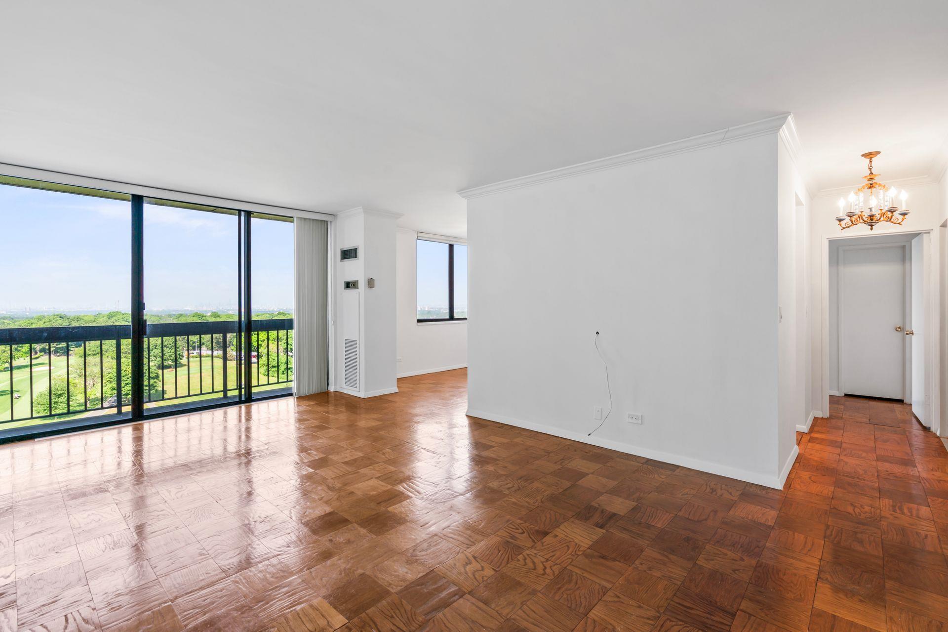 26910 Grand Central Parkay Unit: 15R