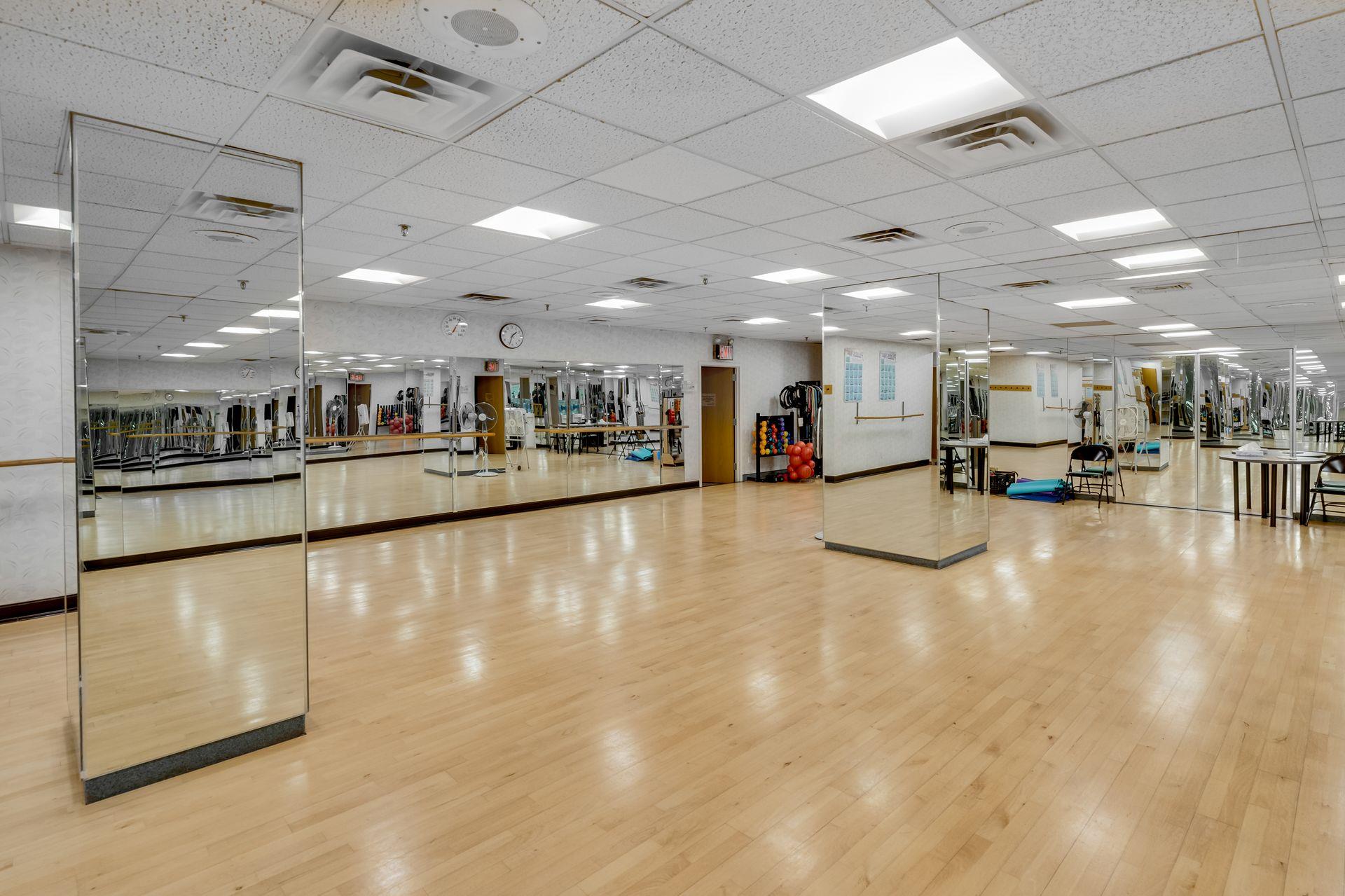 26910 Grand Central Parkay Unit: 15R