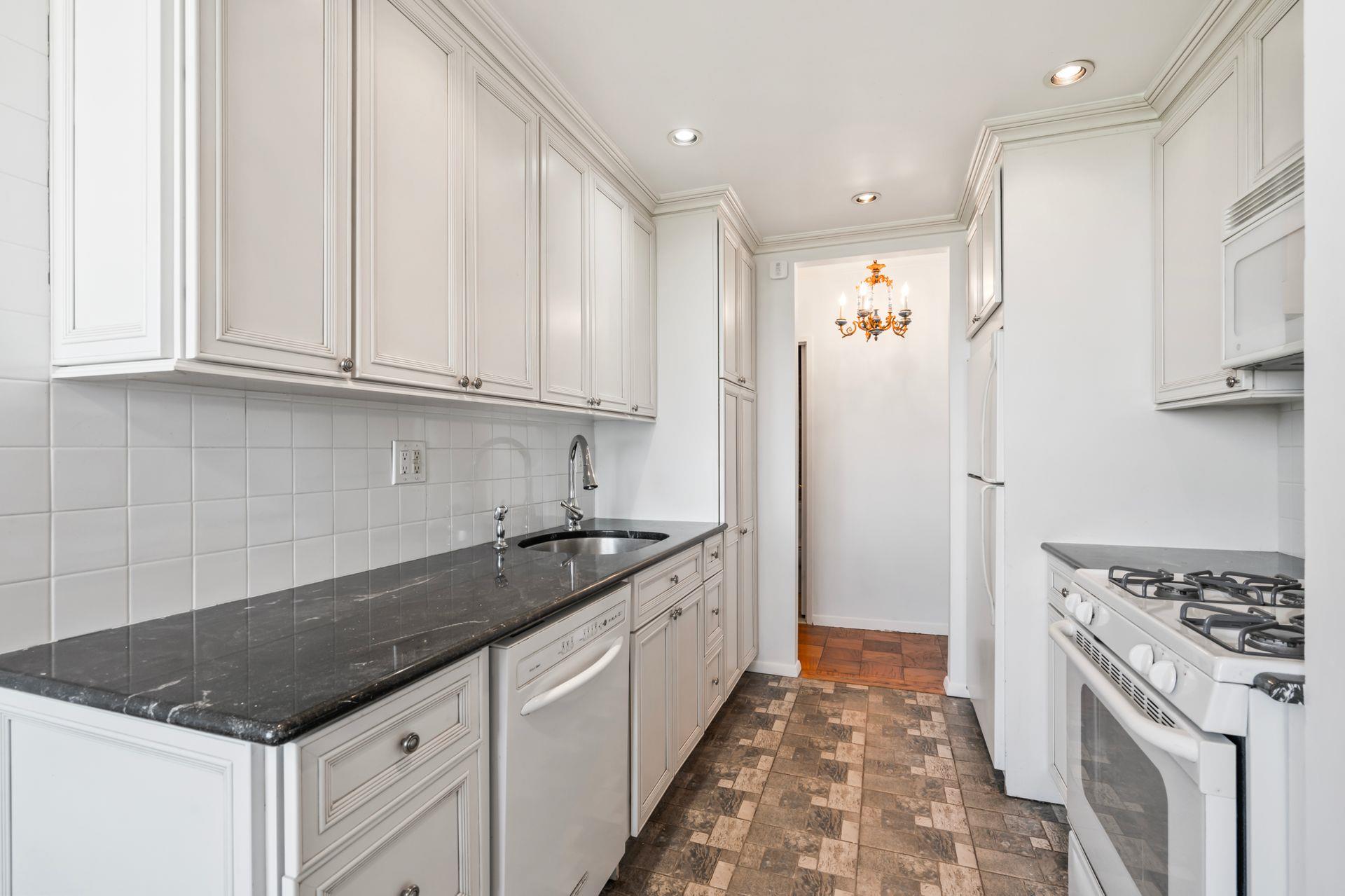 26910 Grand Central Parkay Unit: 15R