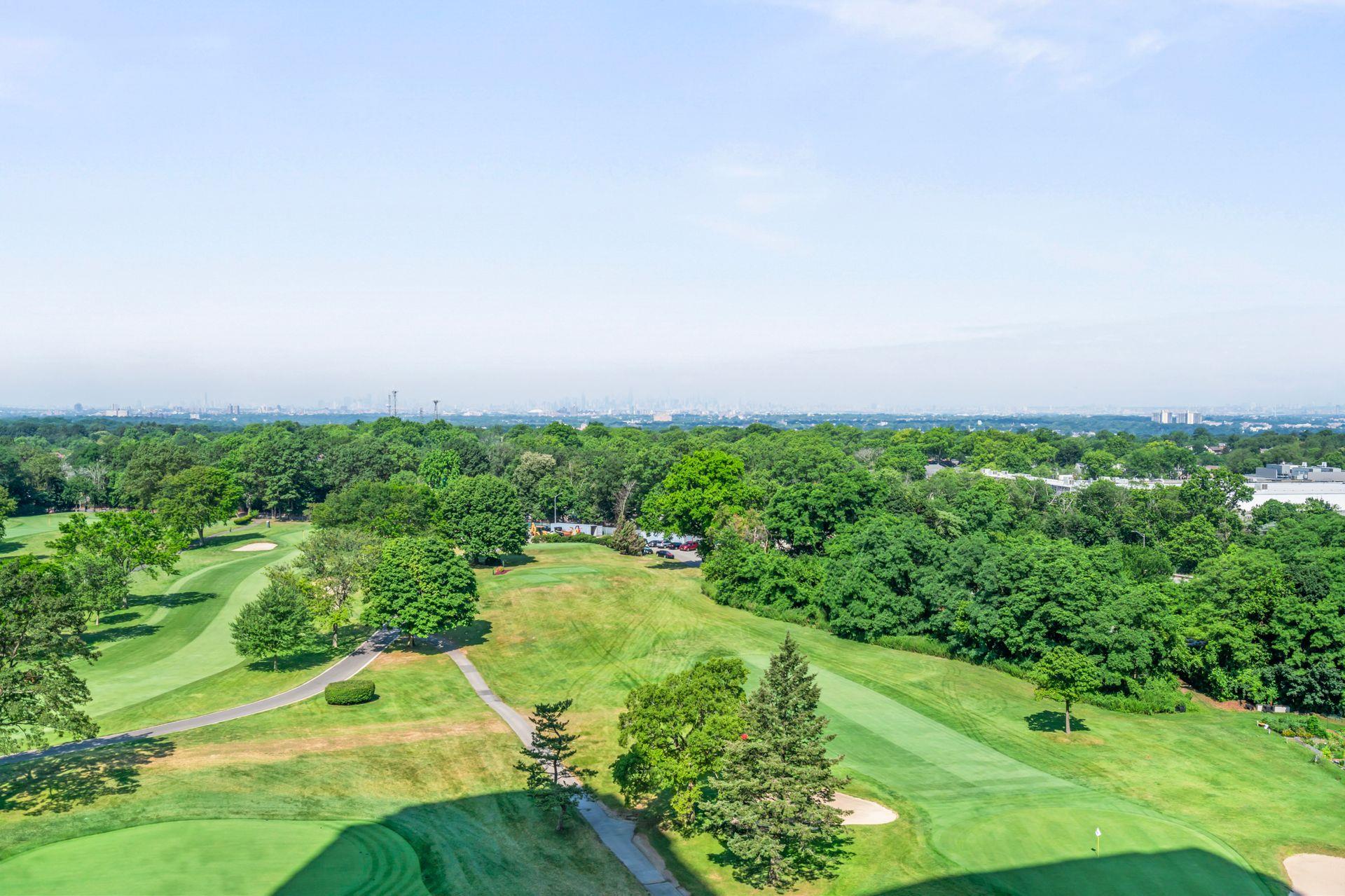 26910 Grand Central Parkay Unit: 15R