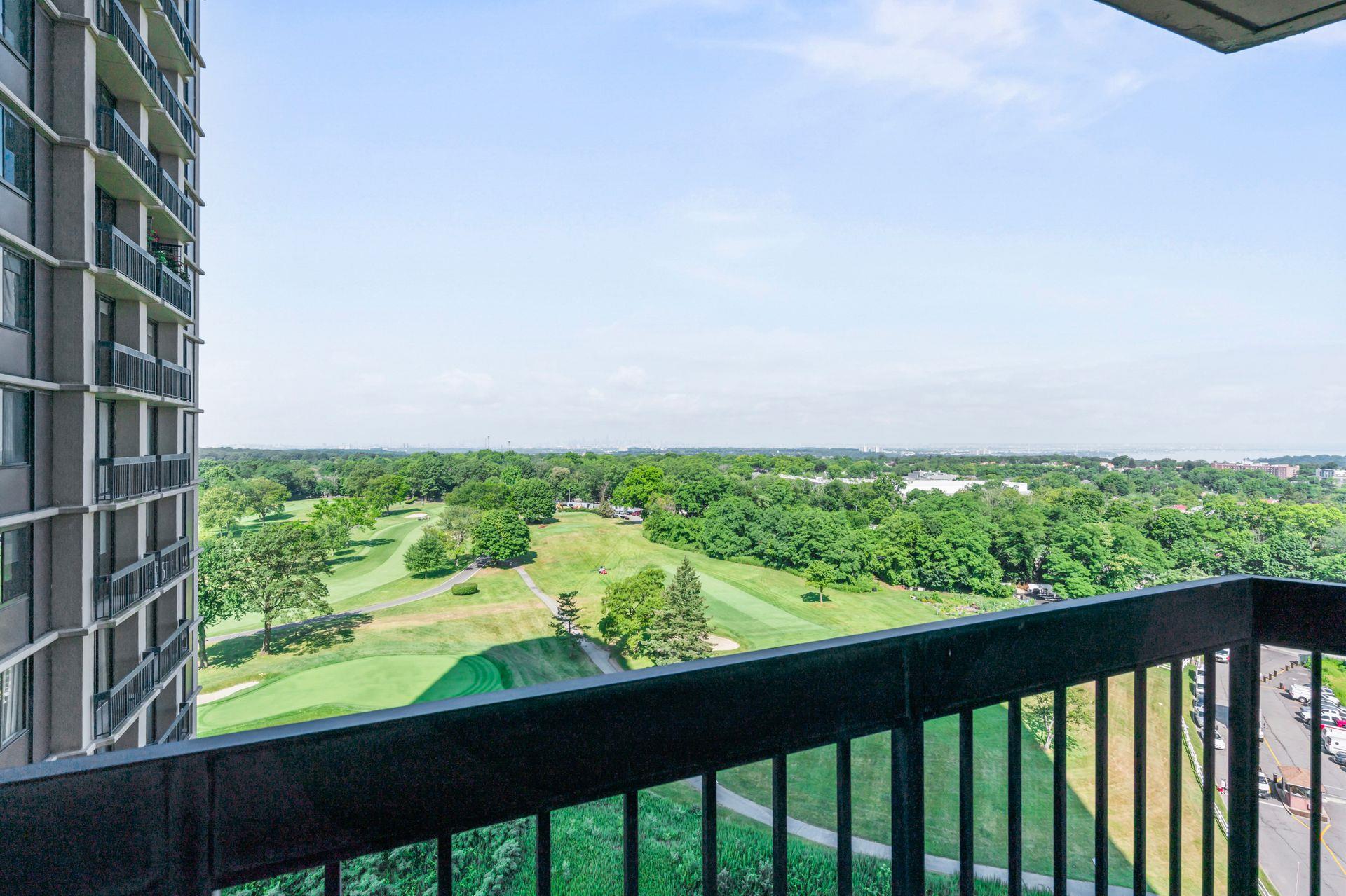 26910 Grand Central Parkay Unit: 15R