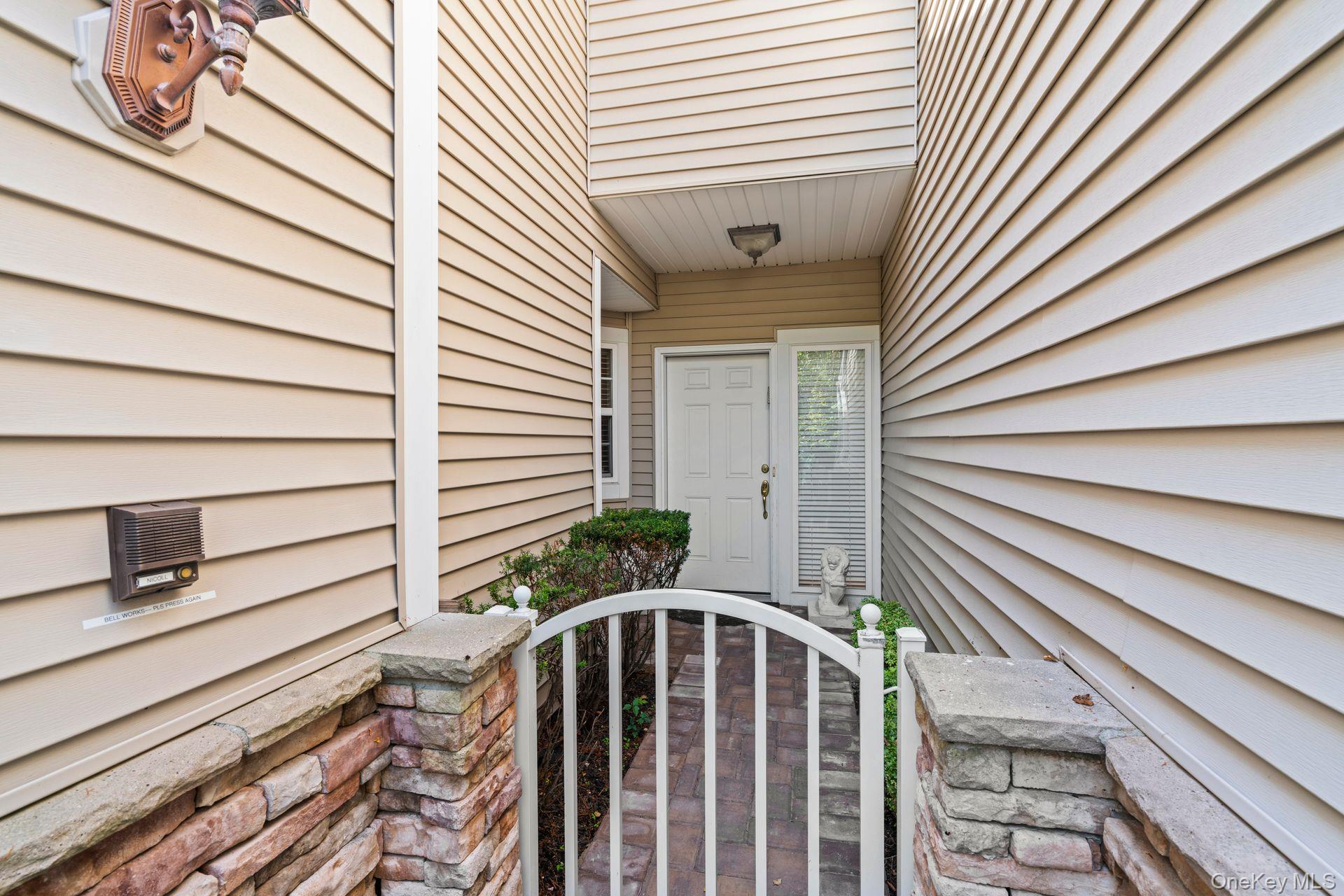 141 Carriage Lane