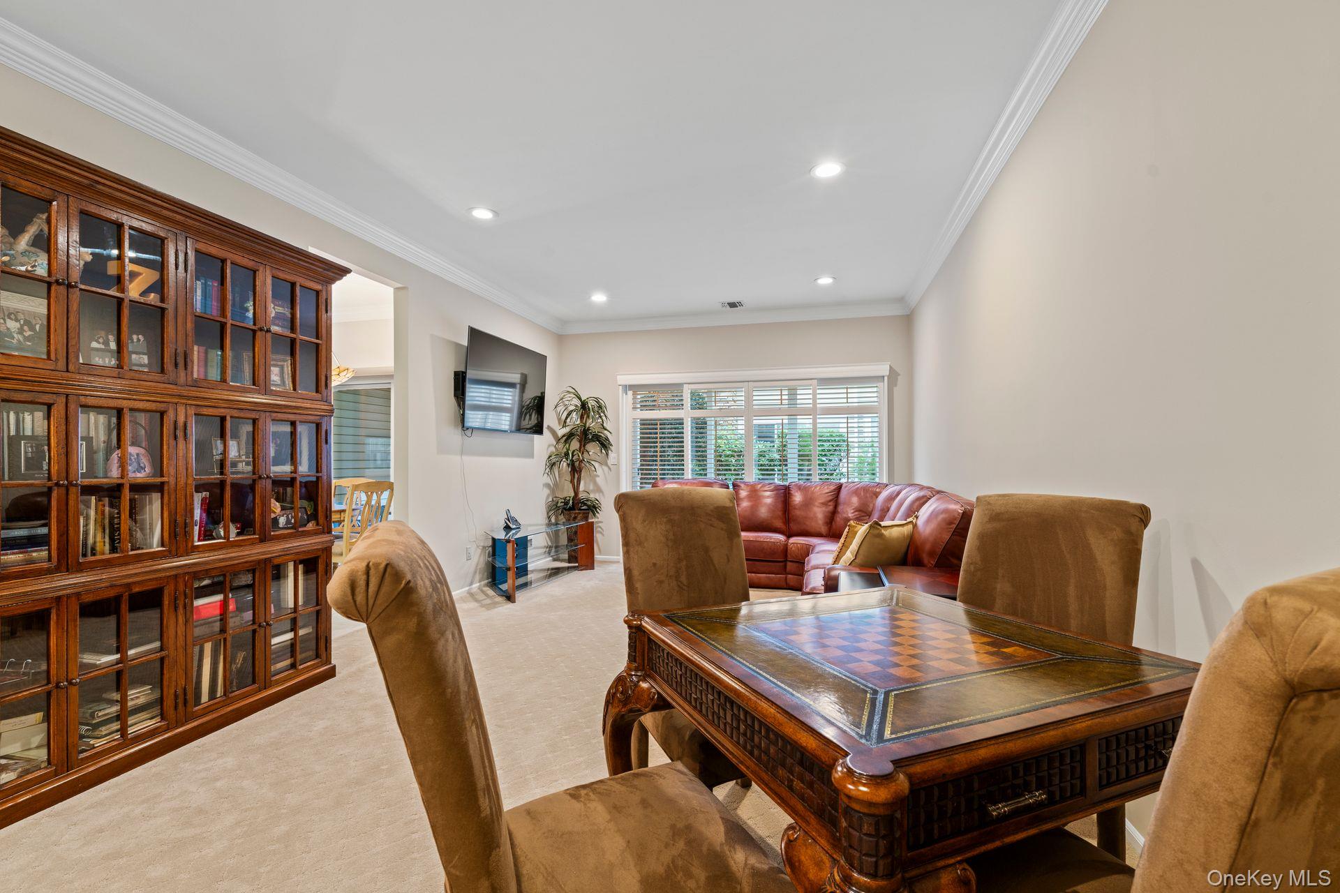141 Carriage Lane