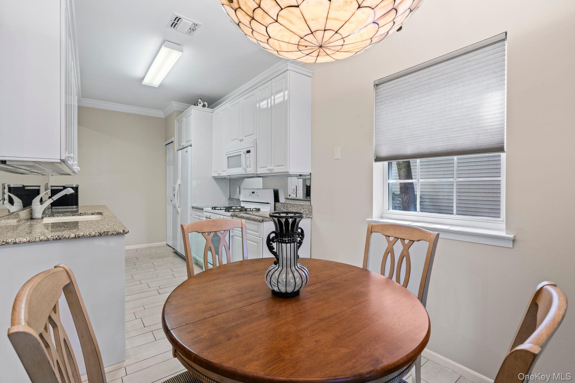 141 Carriage Lane