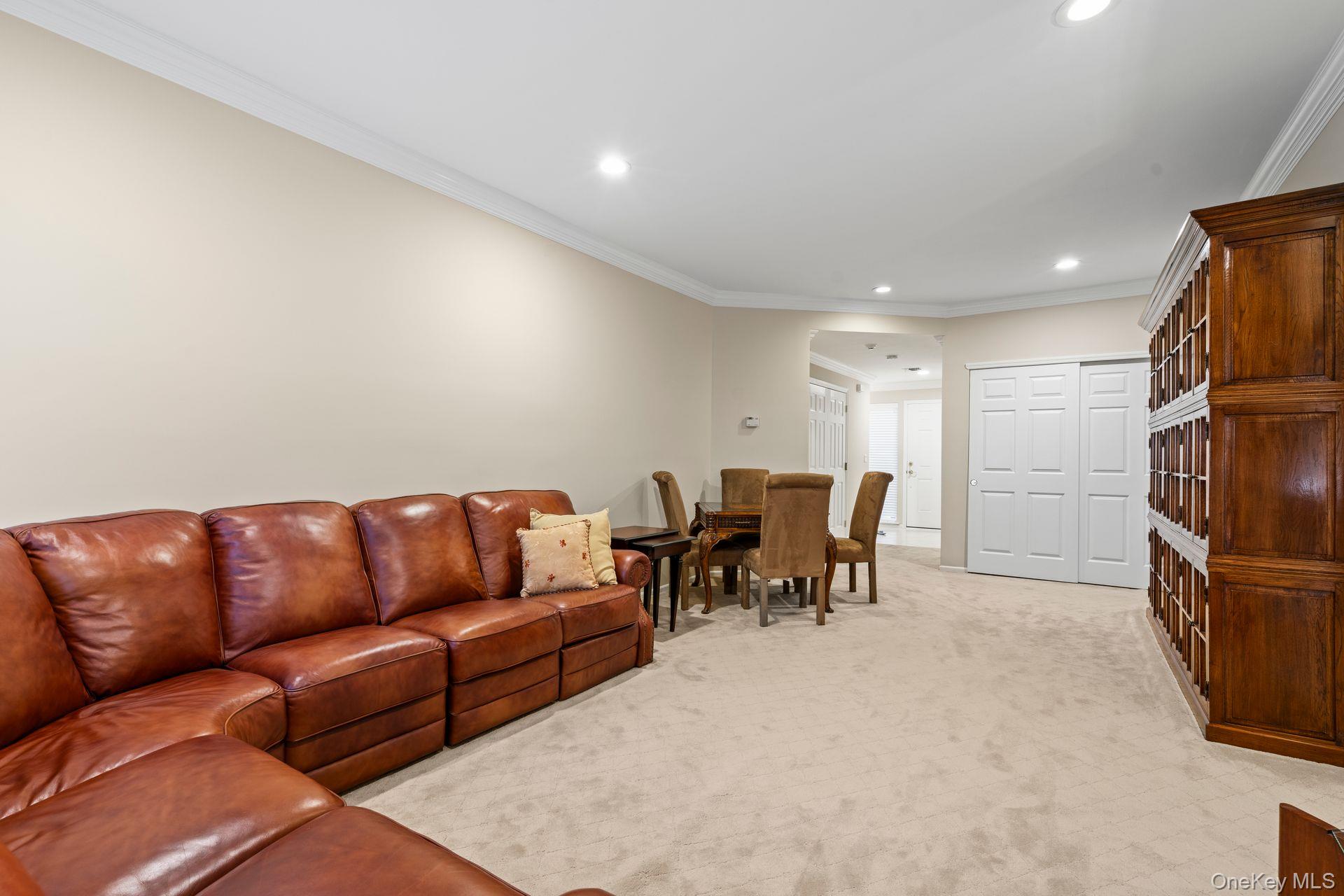 141 Carriage Lane