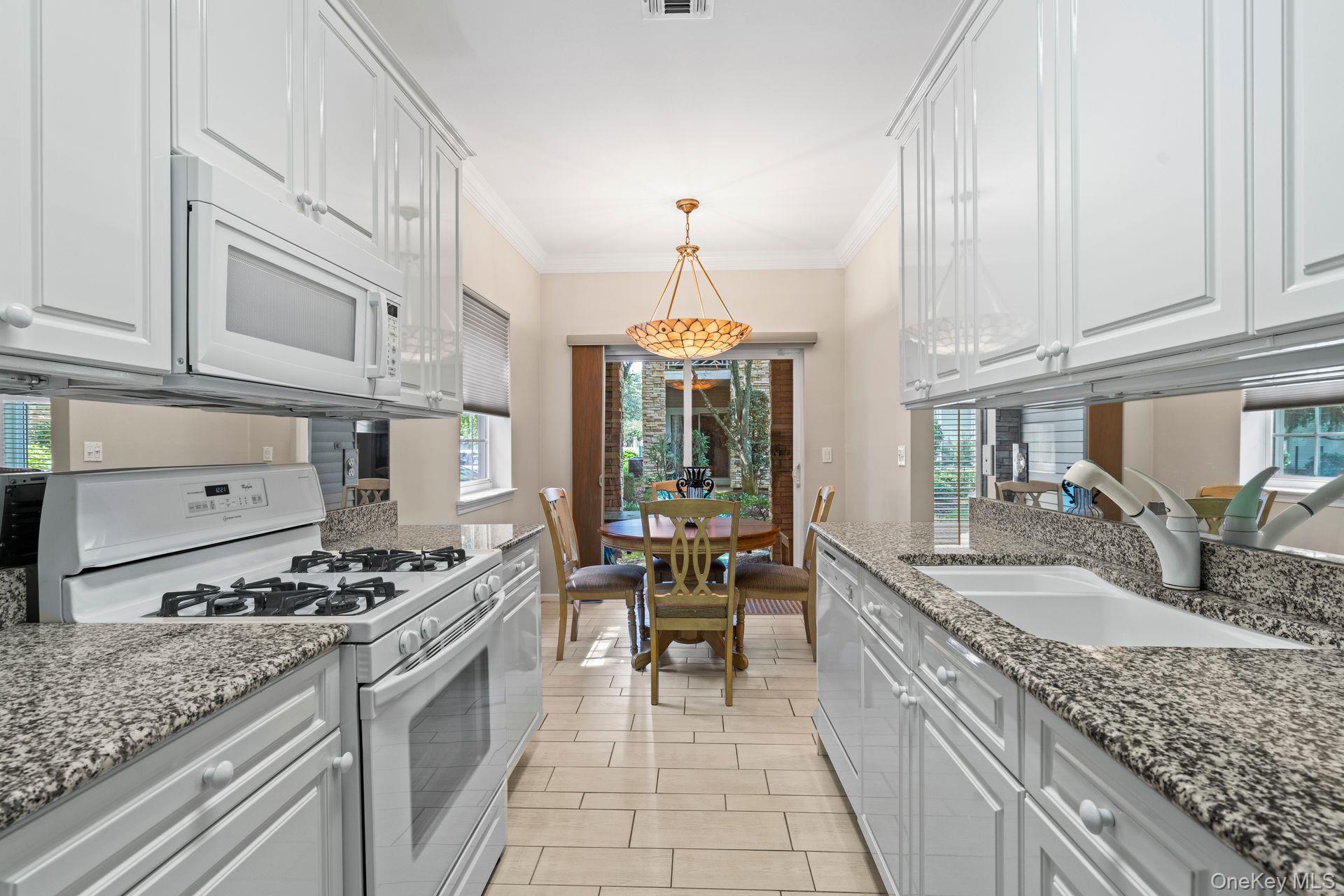 141 Carriage Lane