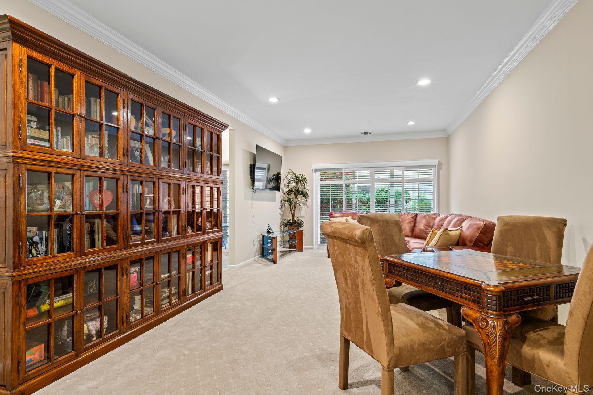 141 Carriage Lane