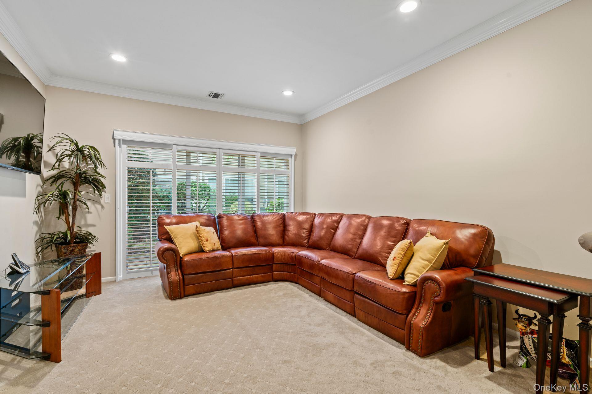 141 Carriage Lane