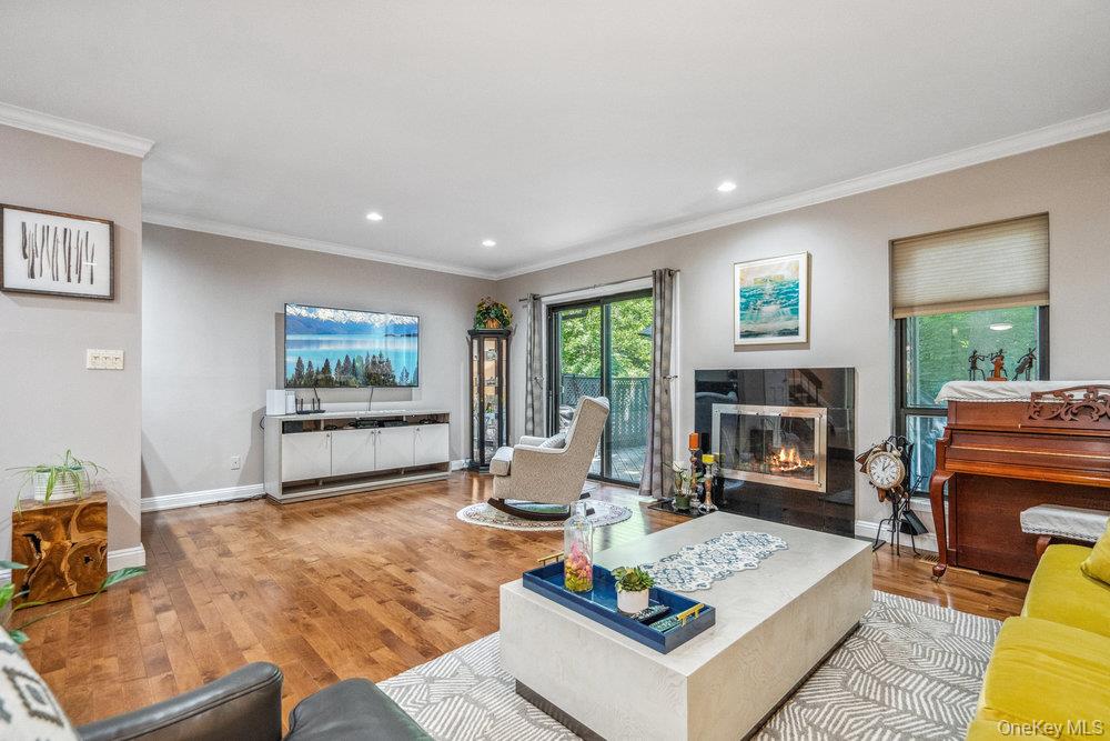 31 Club House Court Unit: 31