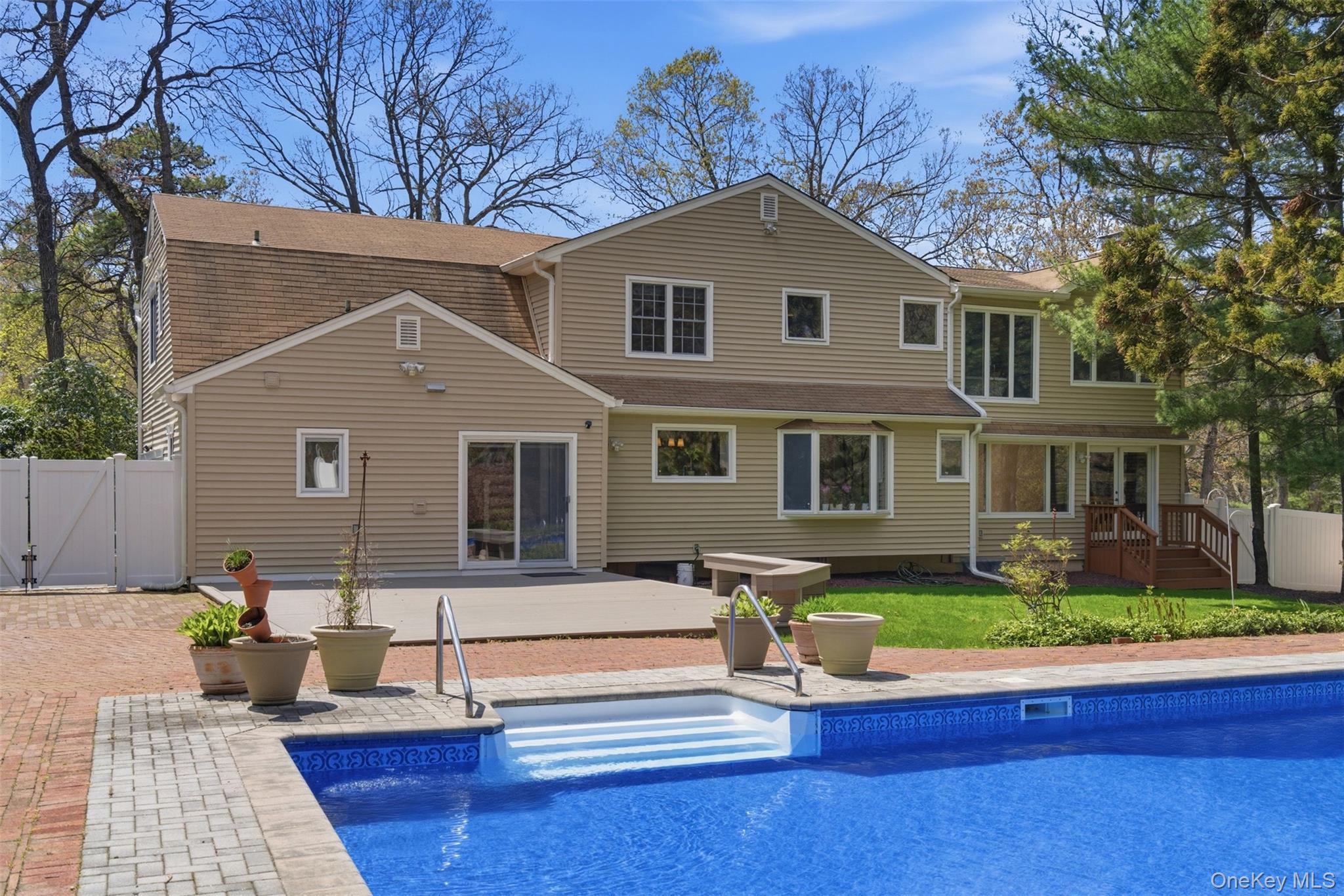 20 Hemingway Drive