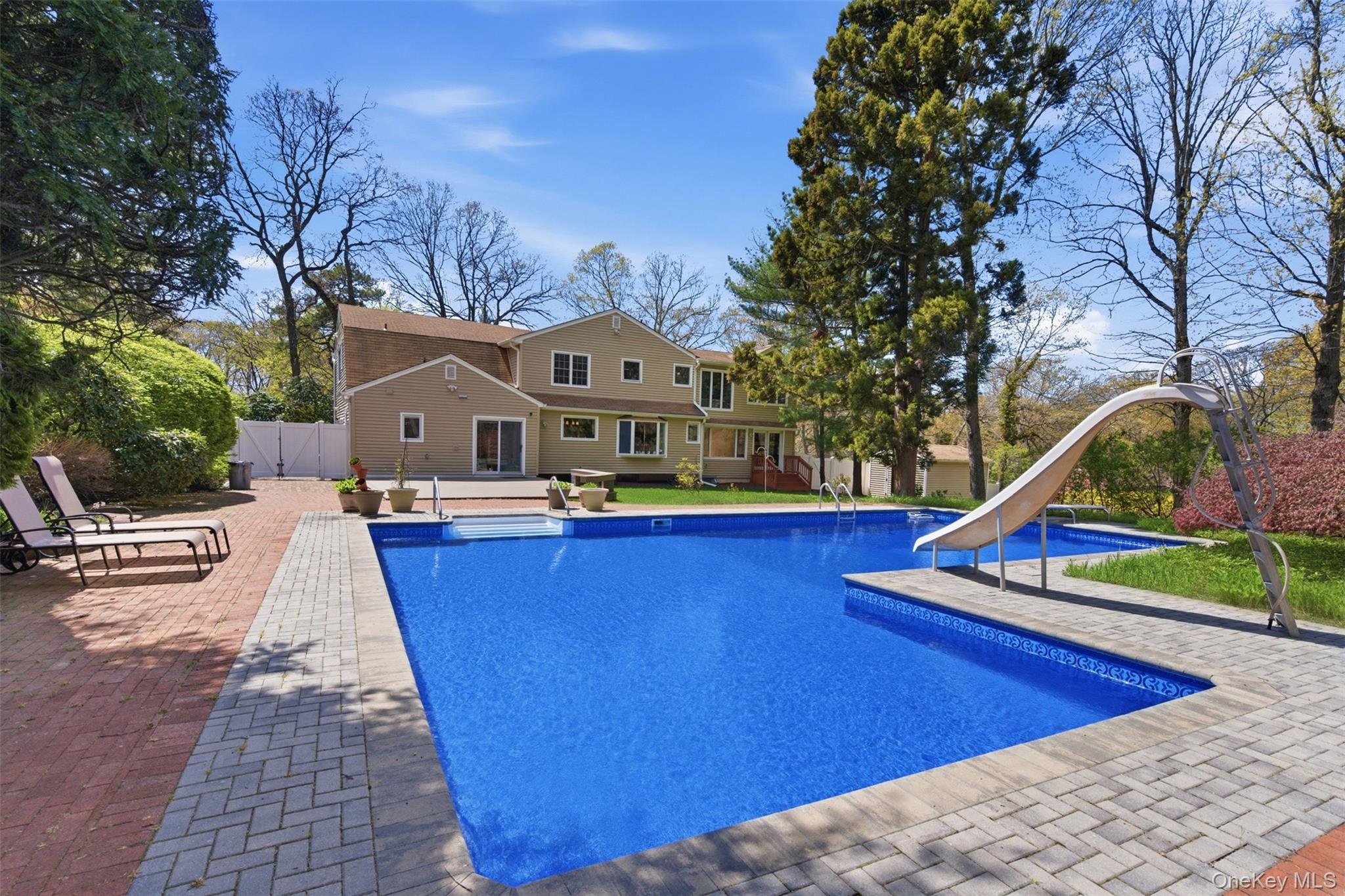 20 Hemingway Drive