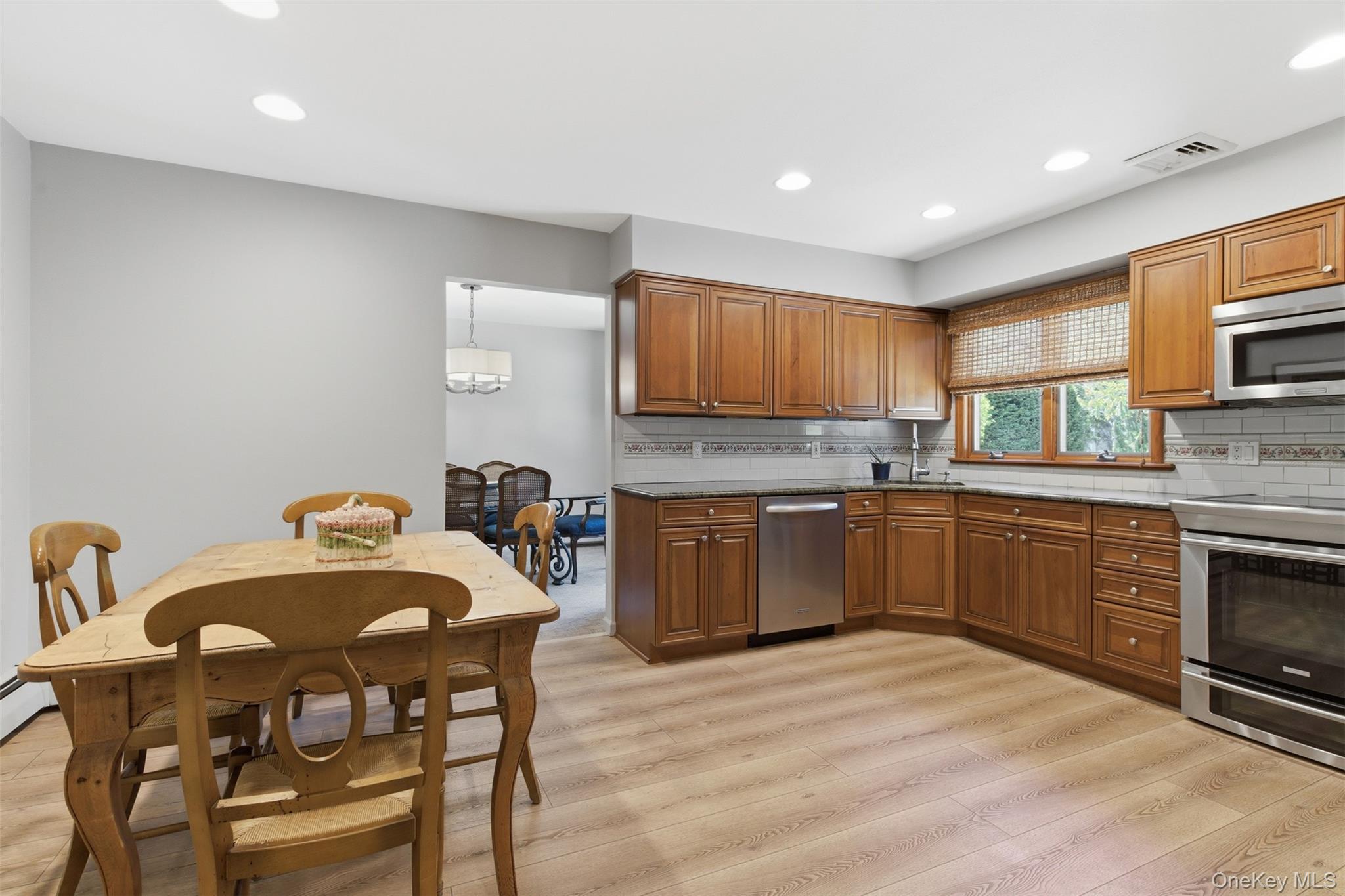 16 Amherst Lane