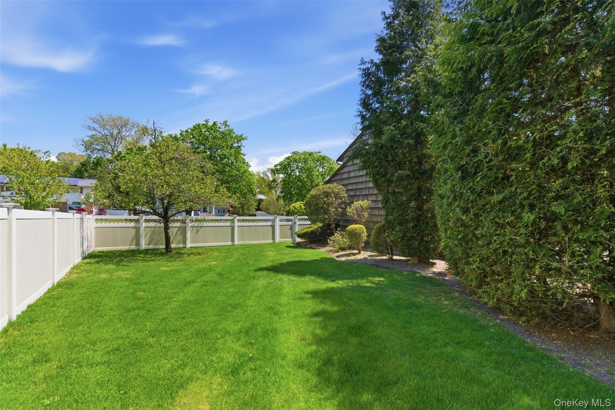 16 Amherst Lane
