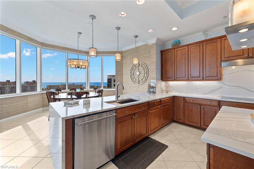 4137 Bay Beach LN Unit: 5H4