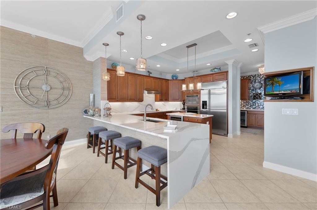 4137 Bay Beach LN Unit: 5H4