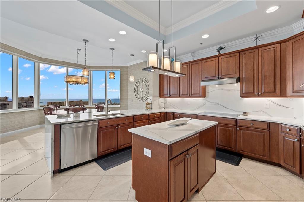 4137 Bay Beach LN Unit: 5H4