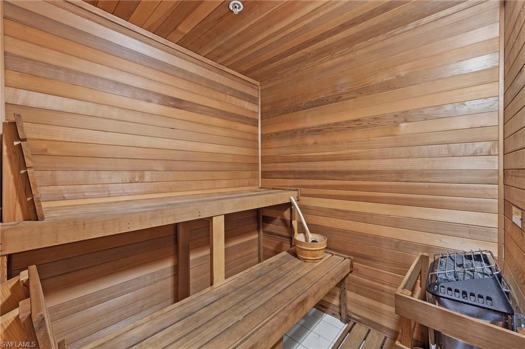 4137 Bay Beach LN Unit: 5H4