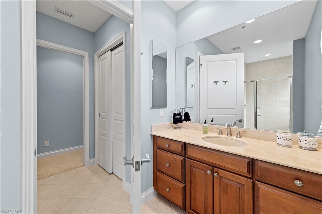 4137 Bay Beach LN Unit: 5H4